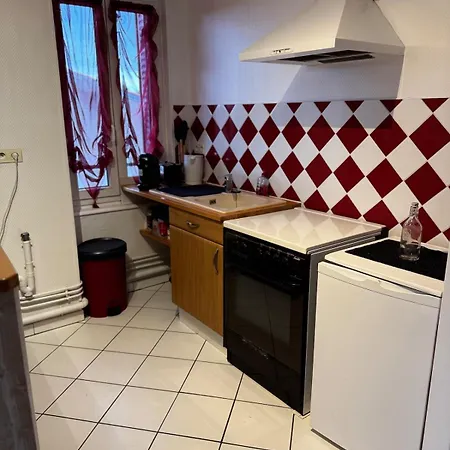 Spacious, 2 3 Beds, Floor & Parking *