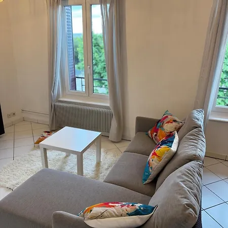 Spacious, 2 3 Beds, Floor & Parking *