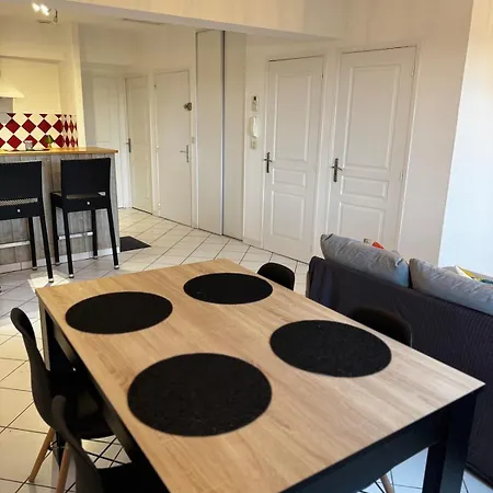 דירה Spacious, 2 3 Beds, Floor & Parking