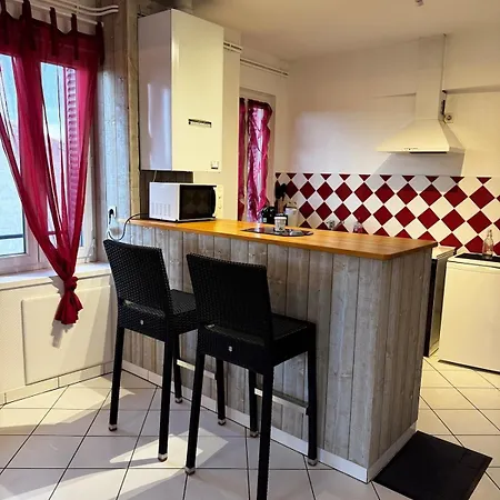 Spacious, 2 3 Beds, Floor & Parking *